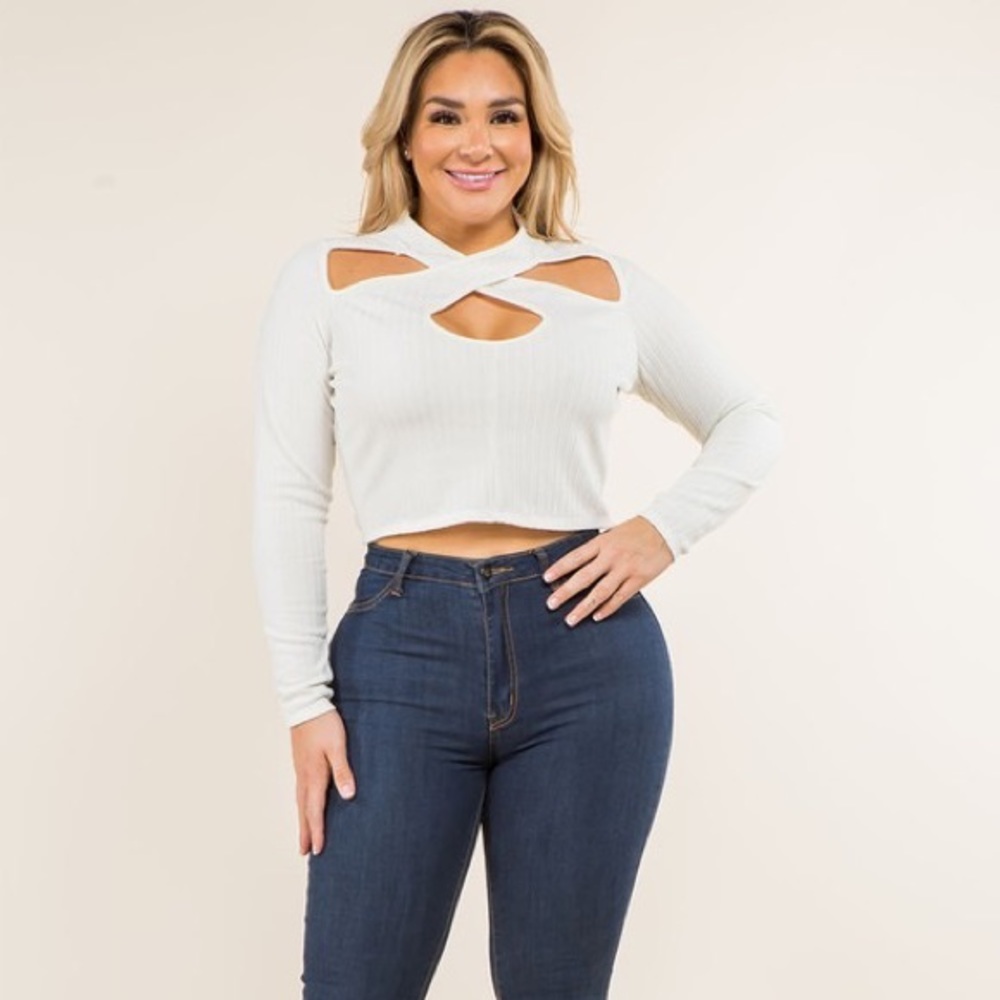 Cropped Keyhole Top - Picture 9 of 16